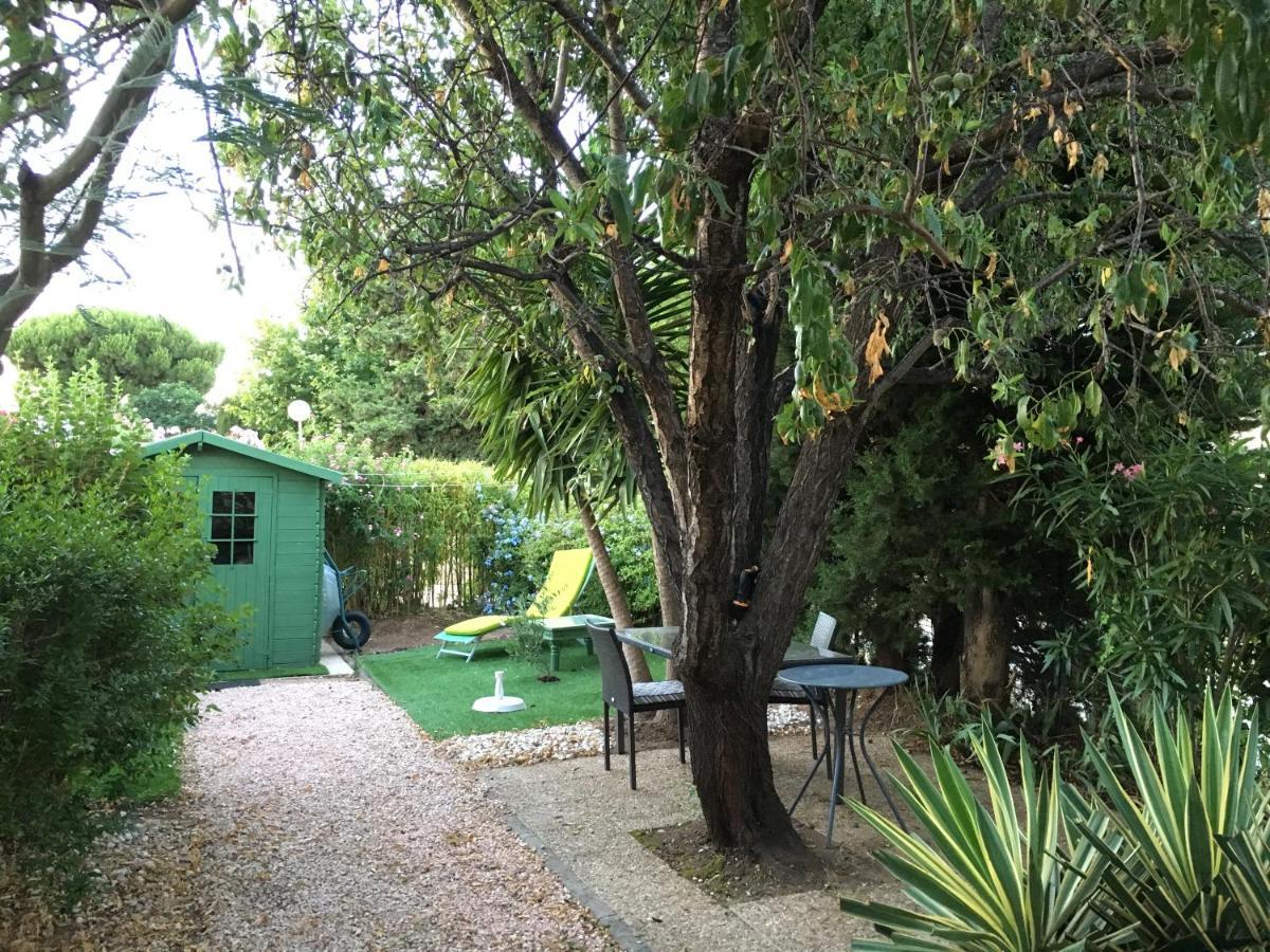 Villa De Vacances Au Calme Proche De La Mer La Londe-les-Maures Buitenkant foto